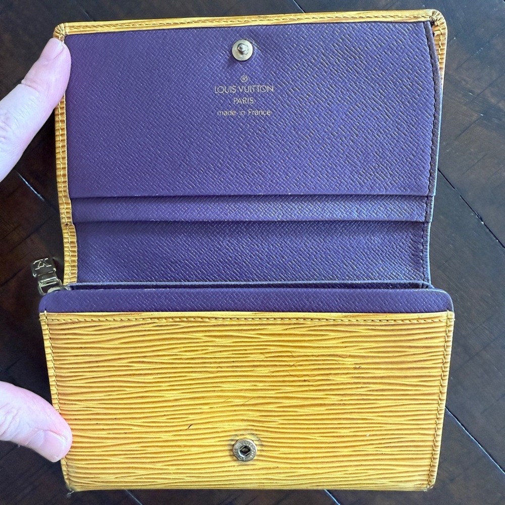 🐯💜 Vintage Louis Vuitton Epi Purple and Gold Wallet, perfect for LSU 💜🐯